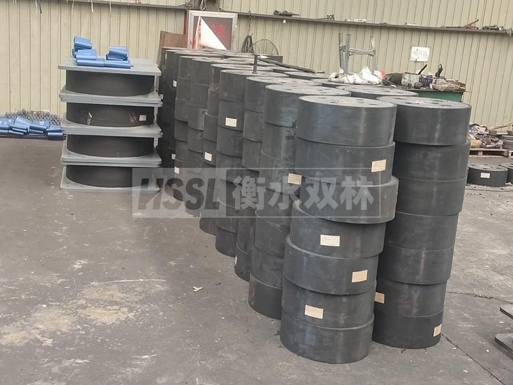 高阻尼減橡膠隔震支座 建筑鉛芯橡膠隔震支座裝置生產廠家 LNR900建筑隔震橡膠支座生產廠家