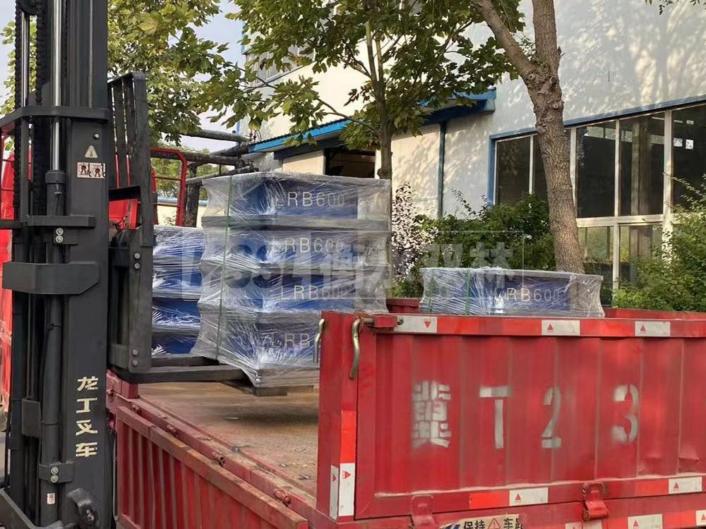 減隔震橡膠支座廠商 高性能隔震支座生產(chǎn)廠家 建筑鉛芯防震支座商家生產(chǎn)廠家