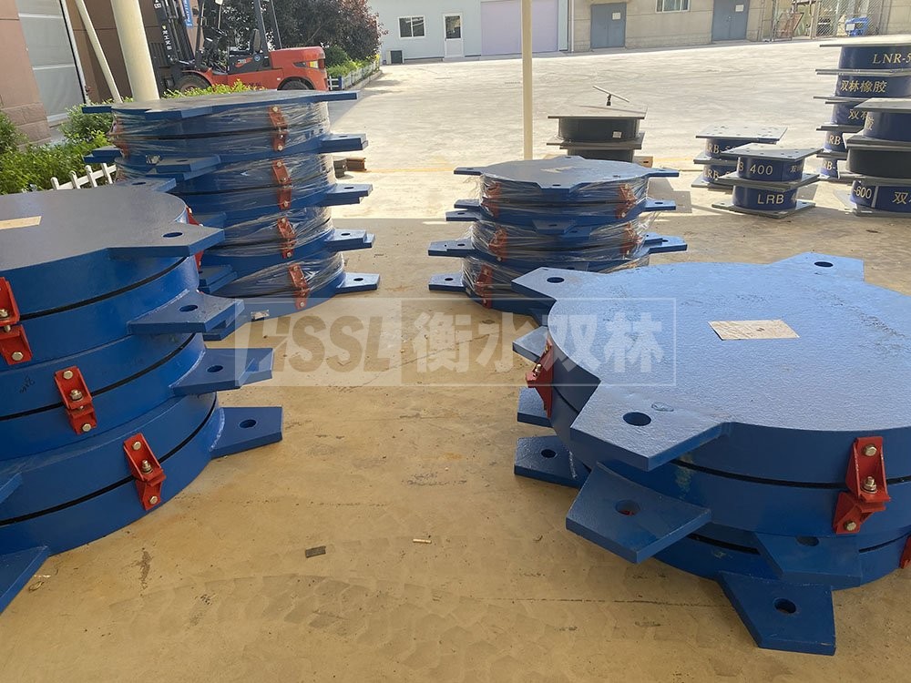 鉛芯隔震支座價格表 建筑厚層橡膠隔震支座 橡膠減振支座生產(chǎn)廠家