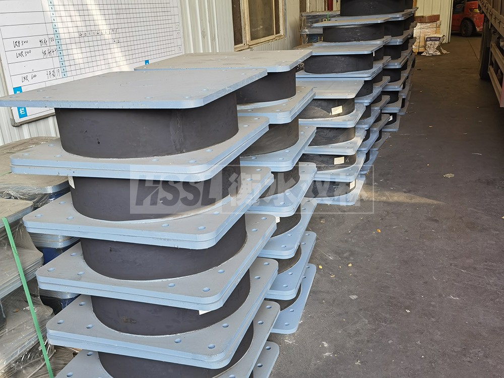 高阻泥隔震支座源頭工廠 LNR1500天然橡膠隔震支座生產廠家 LNR1100橡膠隔震支座廠家電話