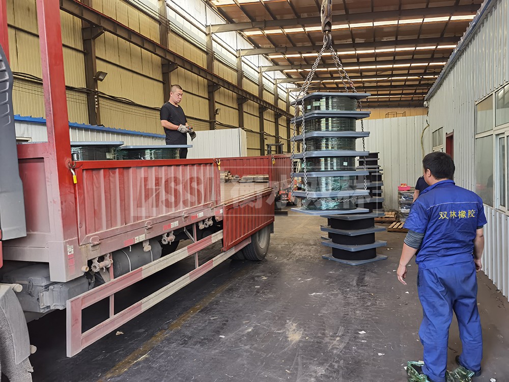 減橡膠隔震支座什么價格 圓形高阻尼橡膠隔震支座的生產(chǎn)廠家 建筑預(yù)制高阻尼隔震支座